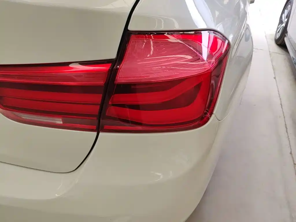 BMW 3 Series — миниатюра 8