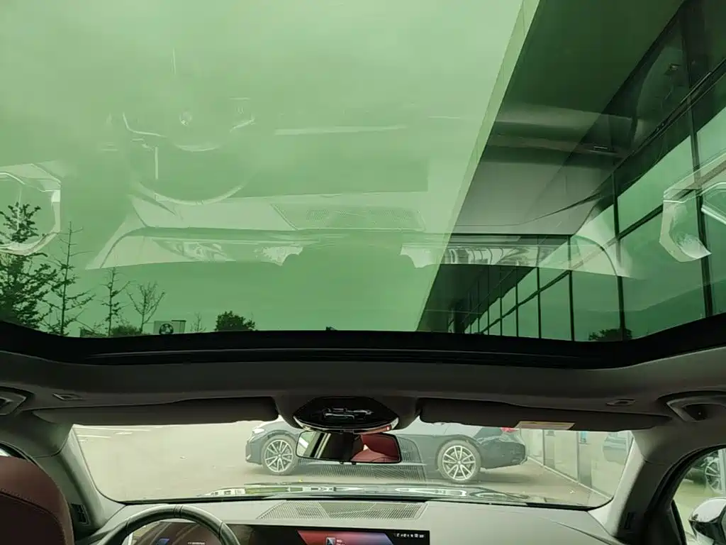 BMW i5 — миниатюра 18
