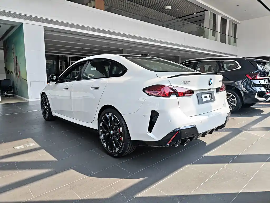 BMW M235L — миниатюра 17