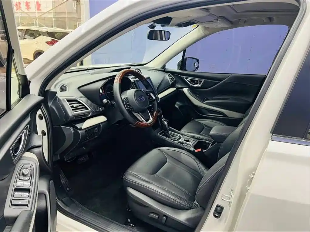Subaru Forester 2022 2.0i AWD Luxury EyeSight