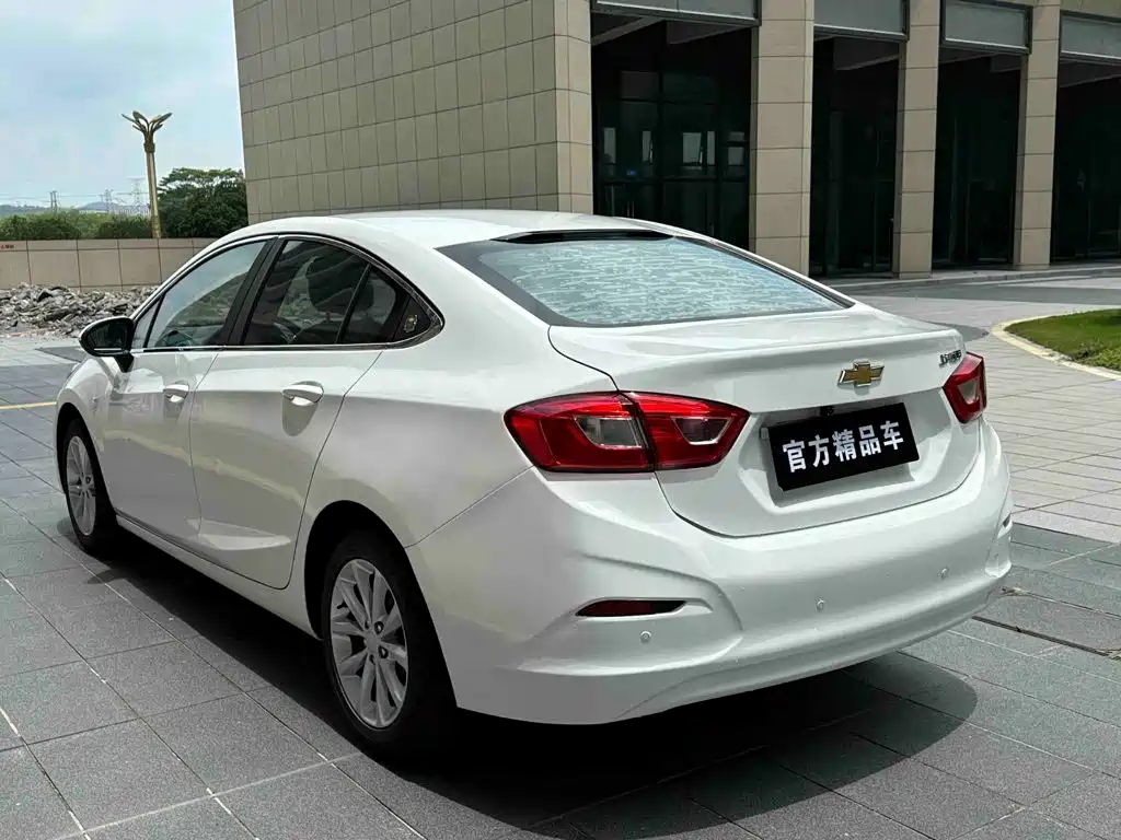 Chevrolet Cruze — миниатюра 8