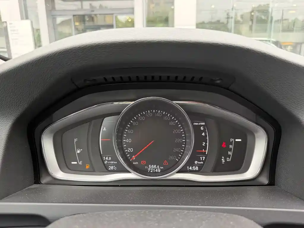Volvo V60 2016 T5