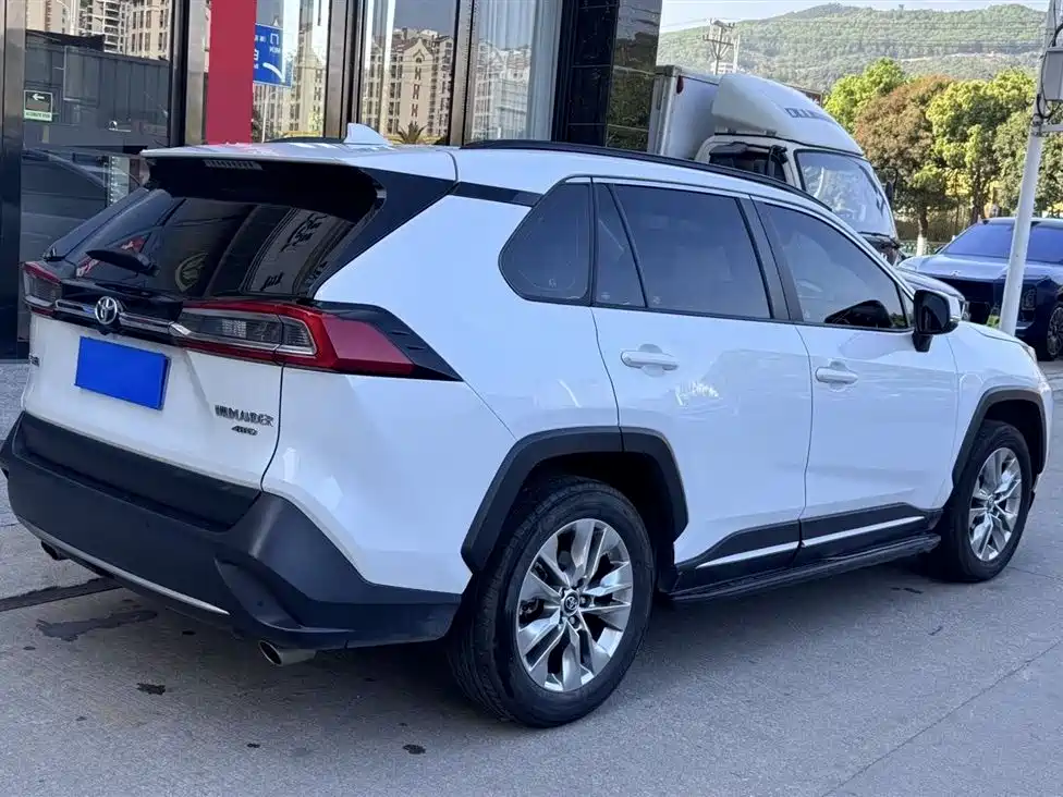 Toyota Wildlander 2021 2.0L CVT Luxury