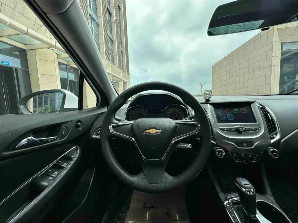 Chevrolet Cruze — миниатюра 10