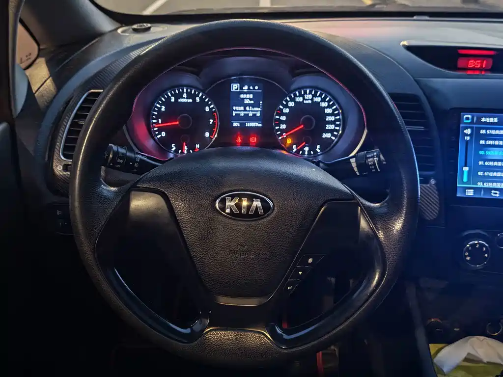 Kia K3 — миниатюра 10