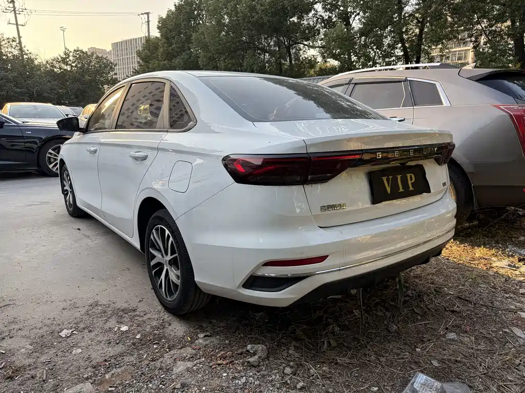 Geely Emgrand — миниатюра 6