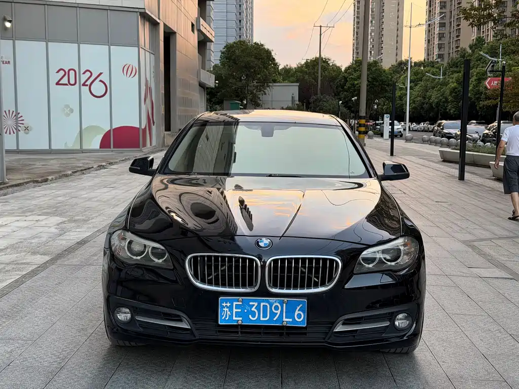 BMW 5 Series — миниатюра 2