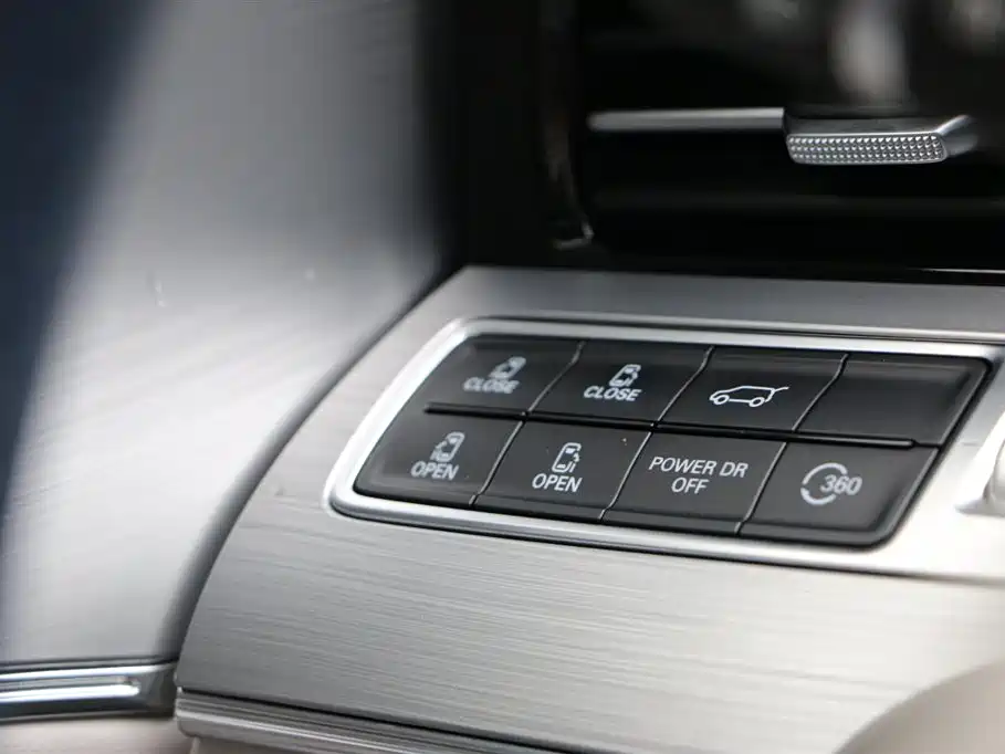 Roewe iMAX8 400TGI Supreme Series Honorable Edition, фото 26