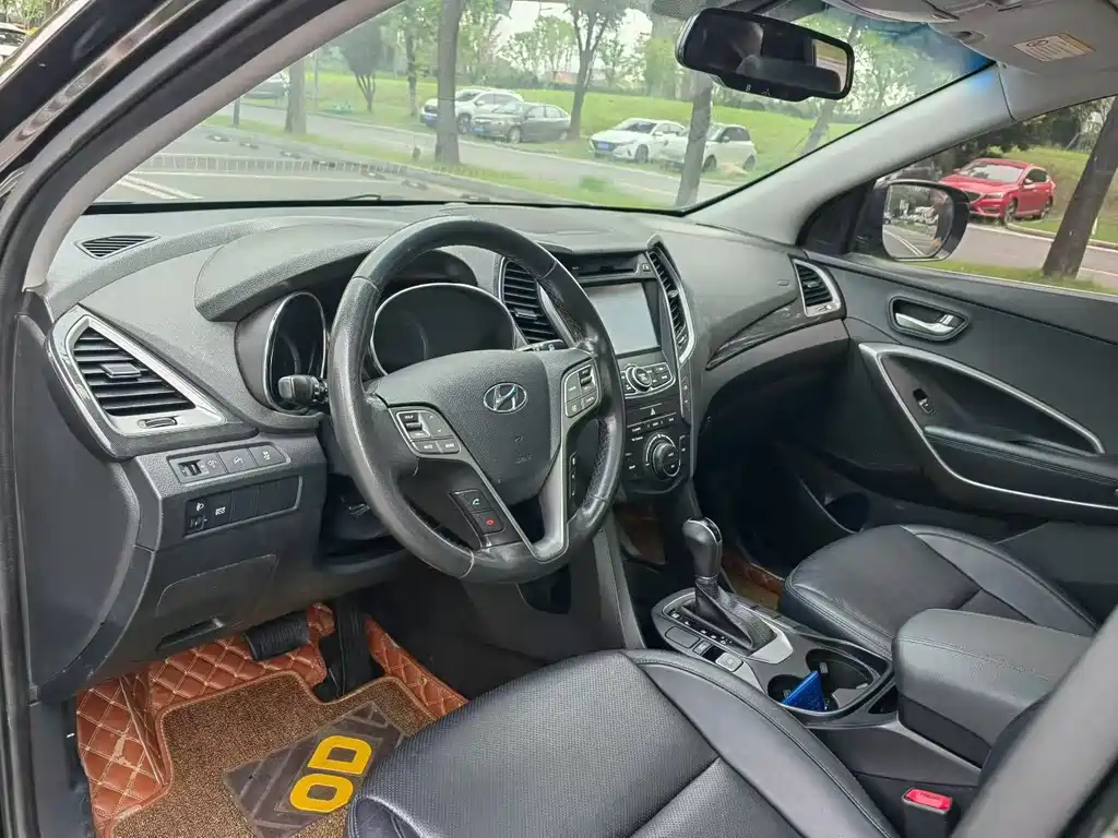 Hyundai Santa Fe 2015 2.0T AT 5 мест