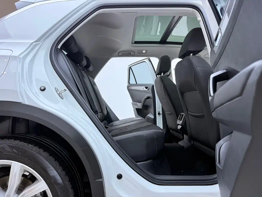 VOLKSWAGEN T ROC EXPLORING SONGS