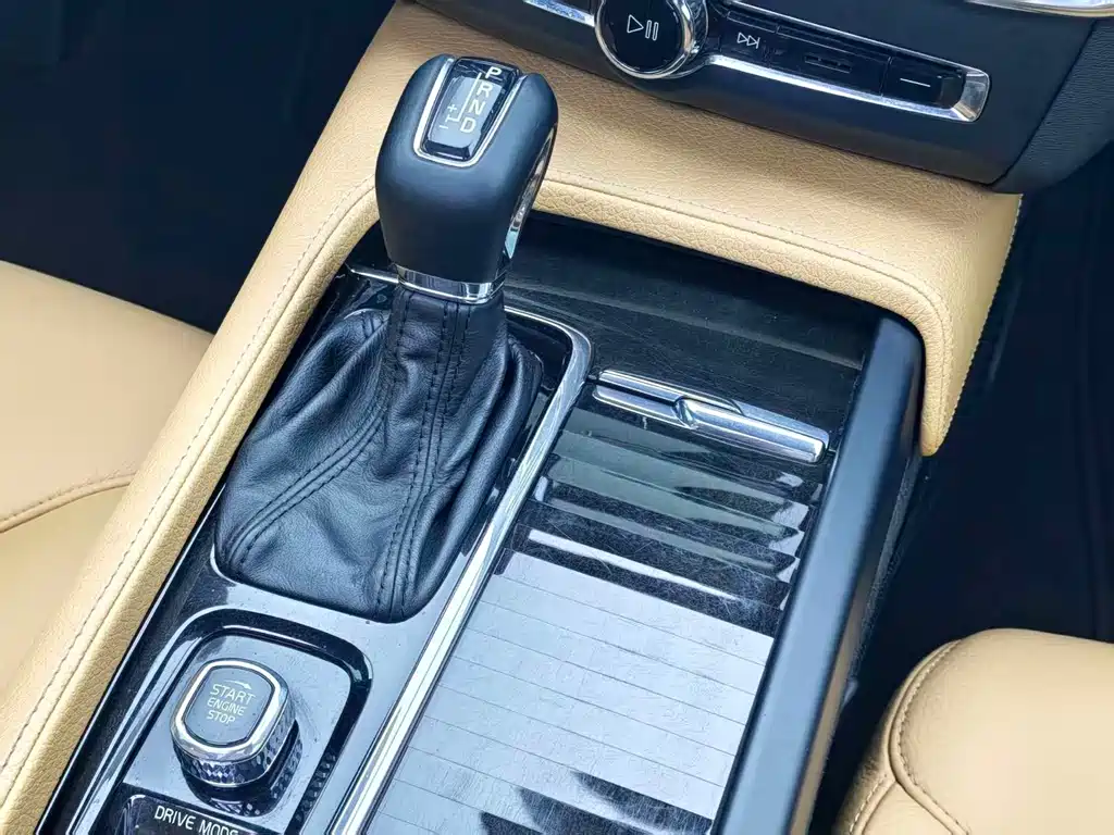 Volvo S90 — миниатюра 8