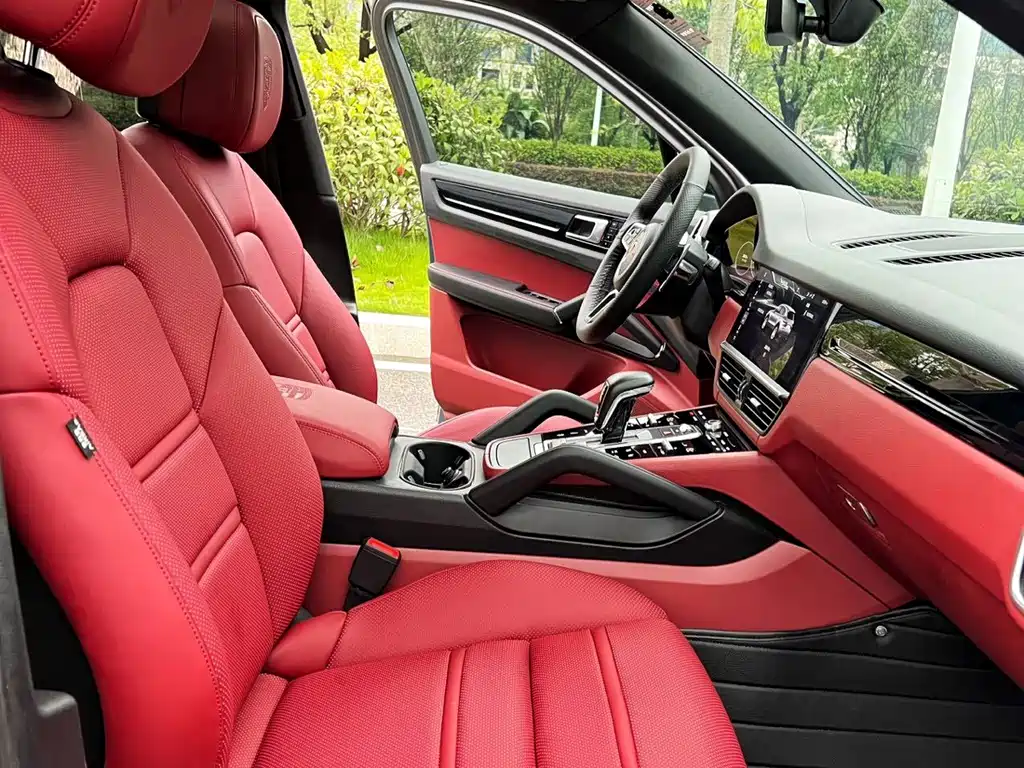 Porsche Cayenne — миниатюра 9