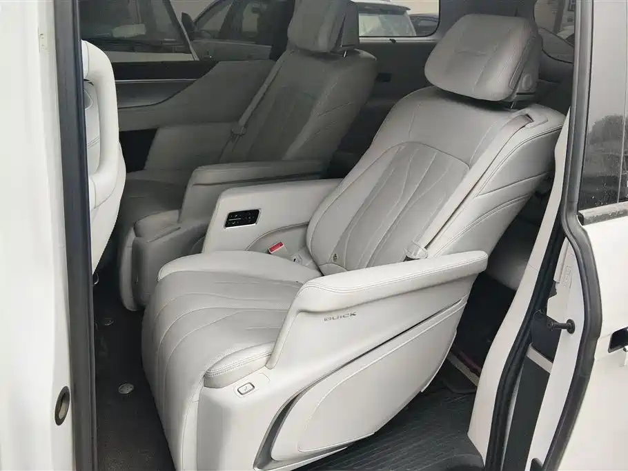 BUICK GL8 NEW ENERGY