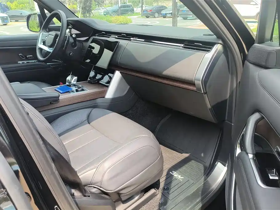 Land Rover Range Rover 2023 3.0 L6 400PS мест Long Wheelbase