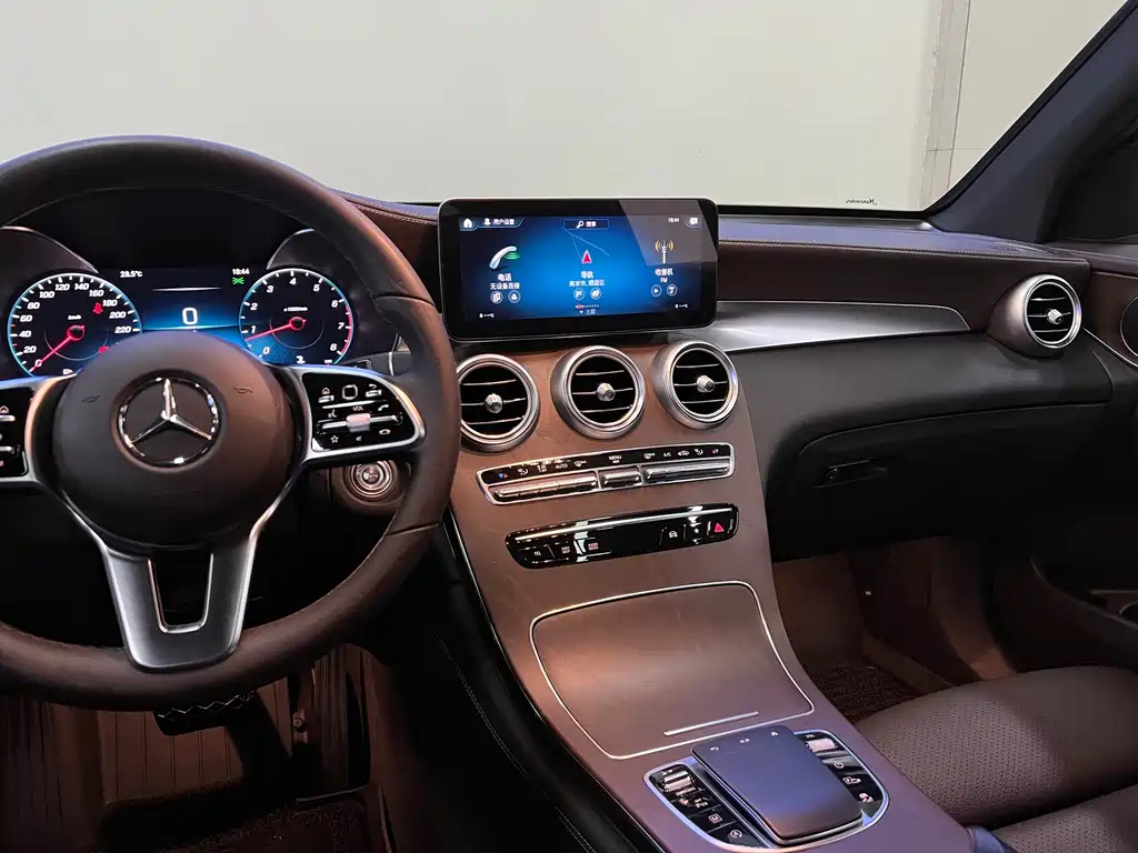 Mercedes-Benz GLC — миниатюра 10