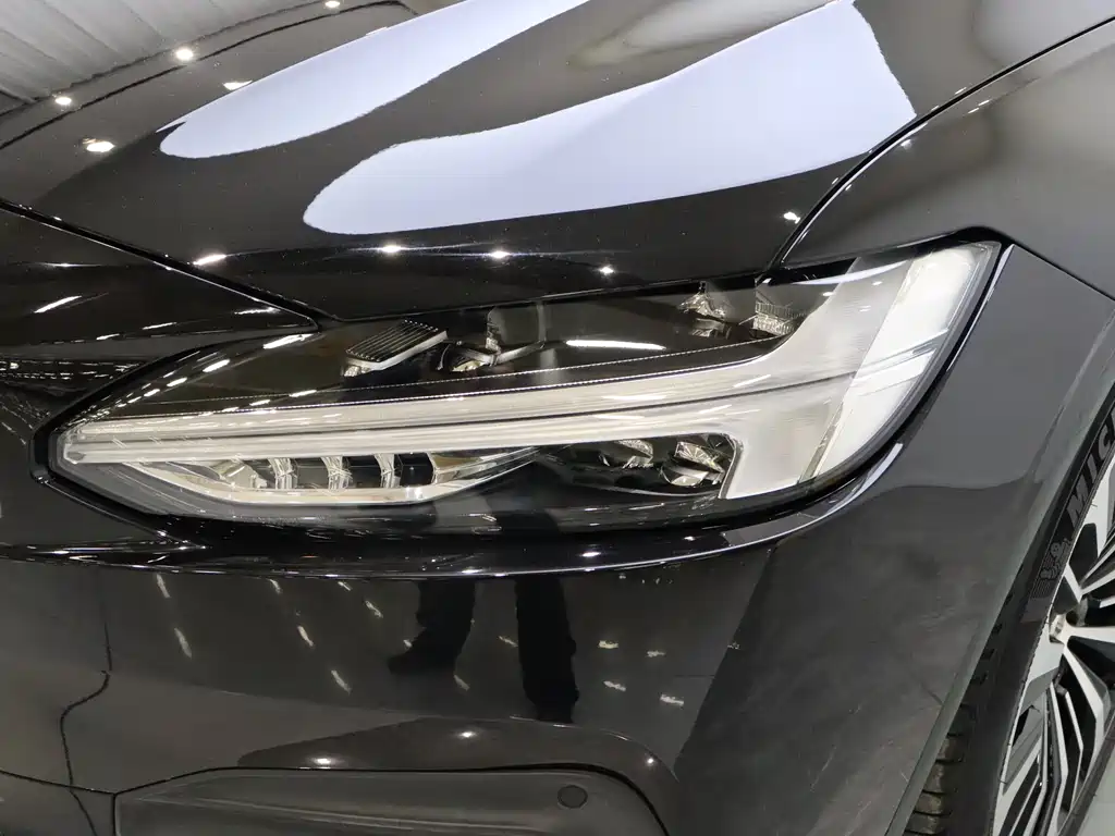 Volvo S90 2024 B5 Luxury