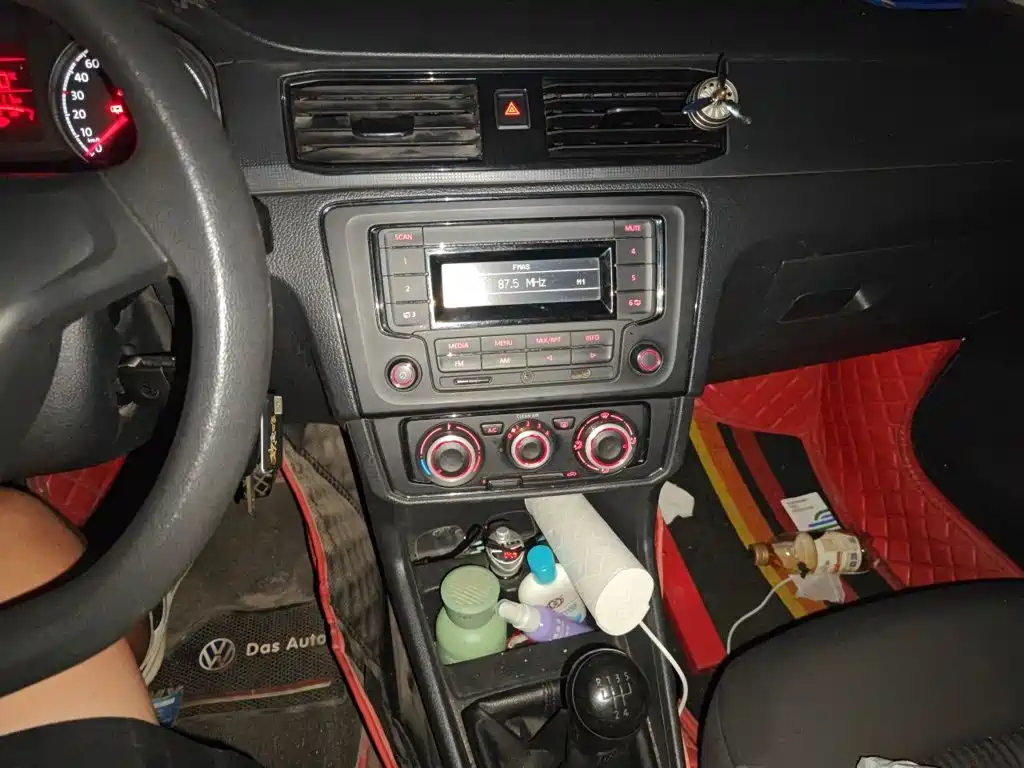 Volkswagen Santana — миниатюра 9