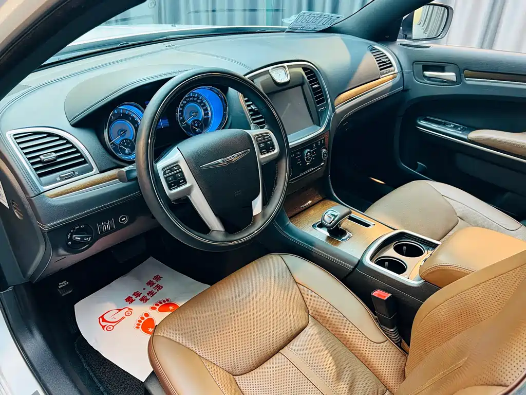 Chrysler 300C — миниатюра 5