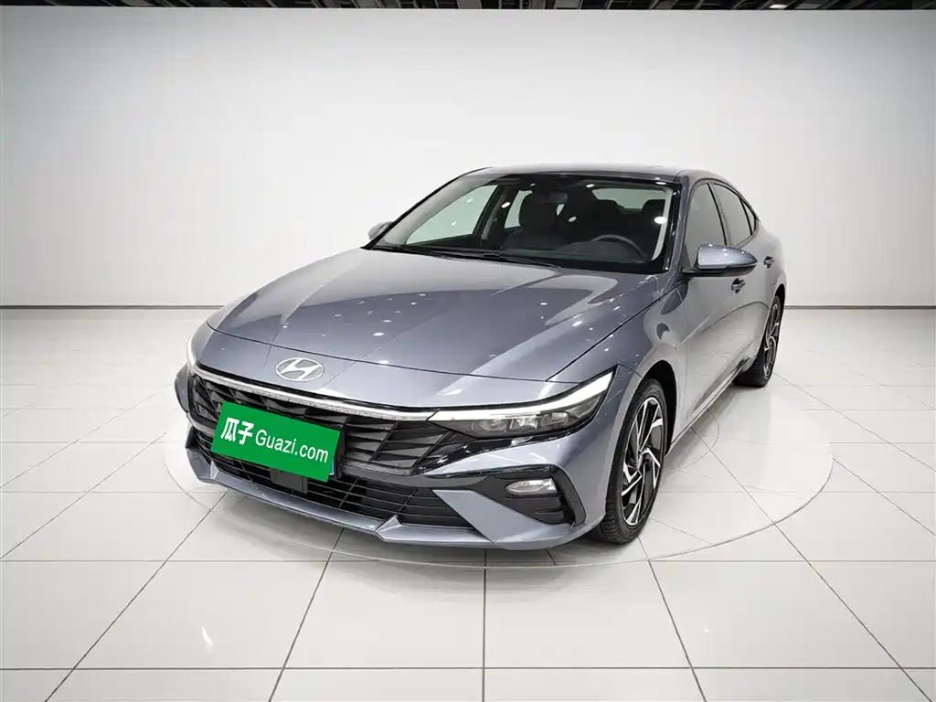 Hyundai Elantra 2024