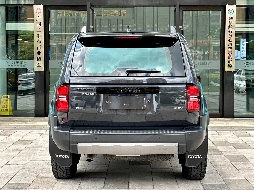 Toyota Land Cruiser Prado 2025 2.4T WX 5 мест