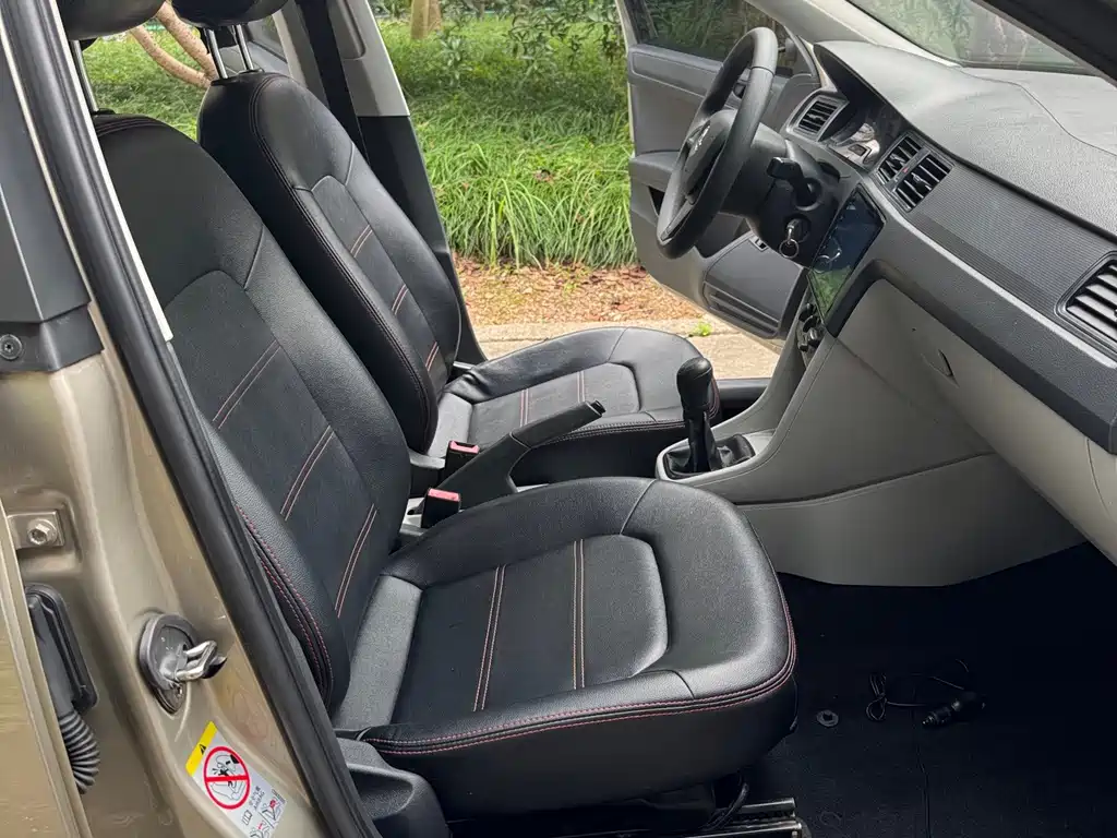 Skoda Rapid — миниатюра 13