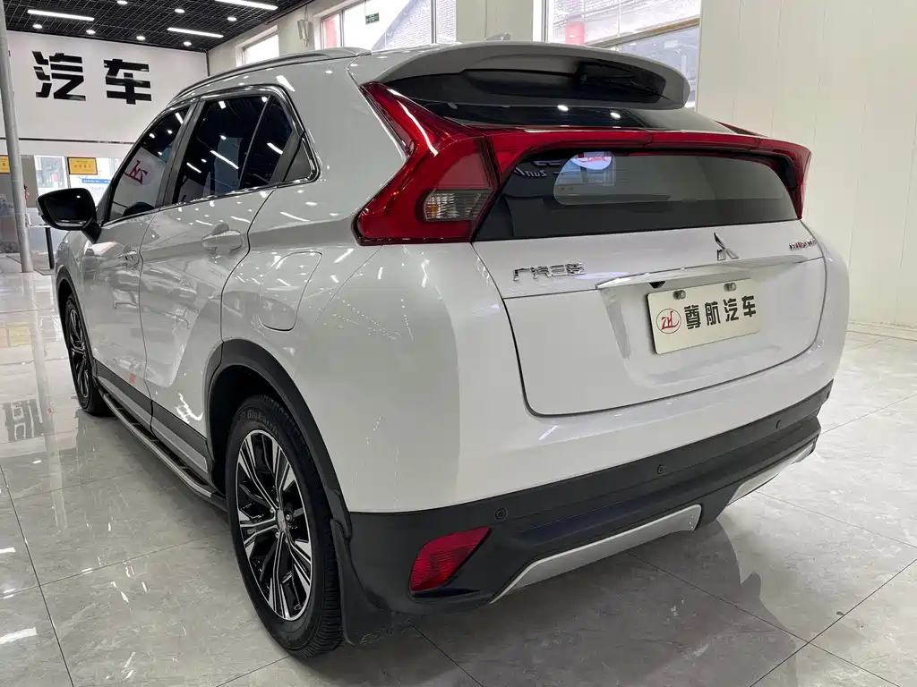 Mitsubishi Eclipse Cross — миниатюра 6