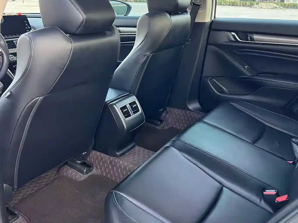 Honda Accord — миниатюра 8
