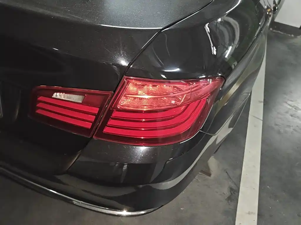 BMW 5 Series — миниатюра 8