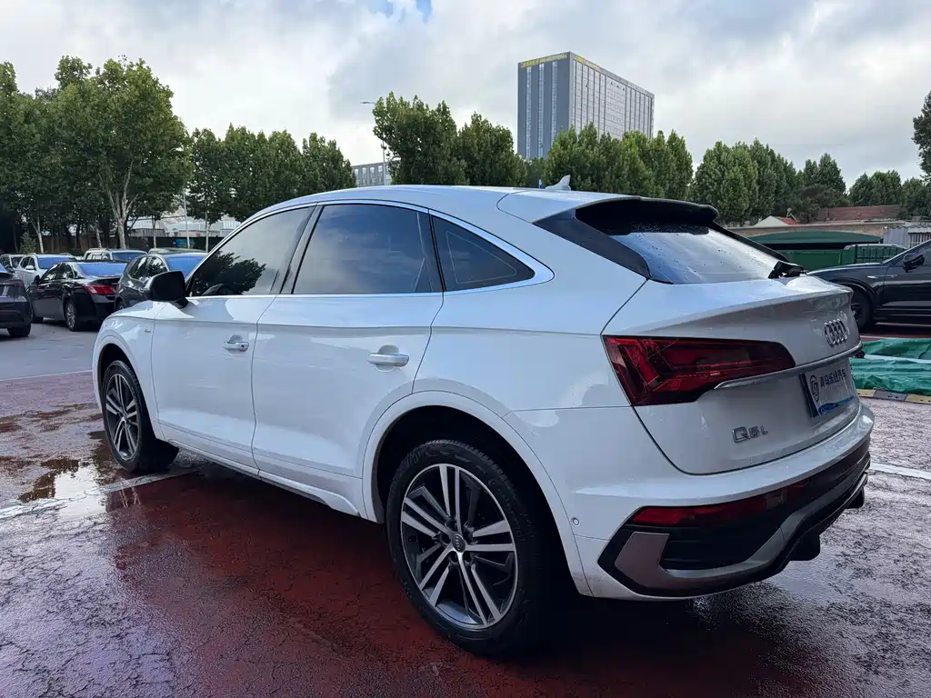 Audi Q5L Sportback — миниатюра 4