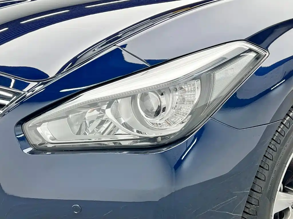 Infiniti Q70 — миниатюра 9