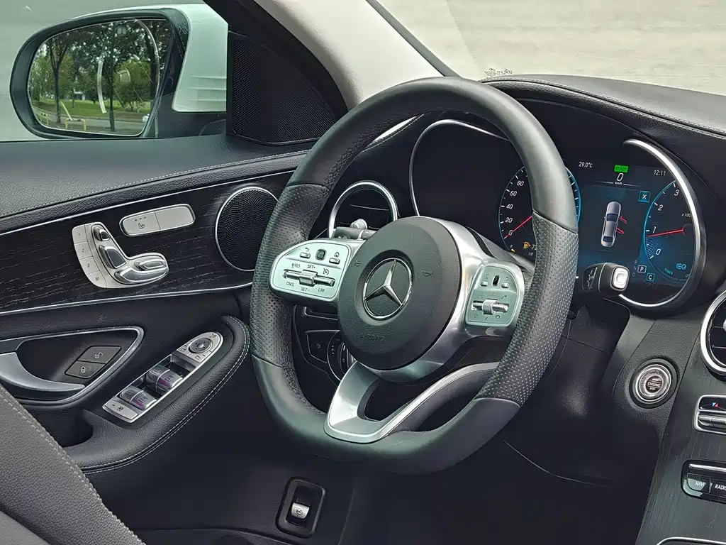 Mercedes-Benz C-Class — миниатюра 14