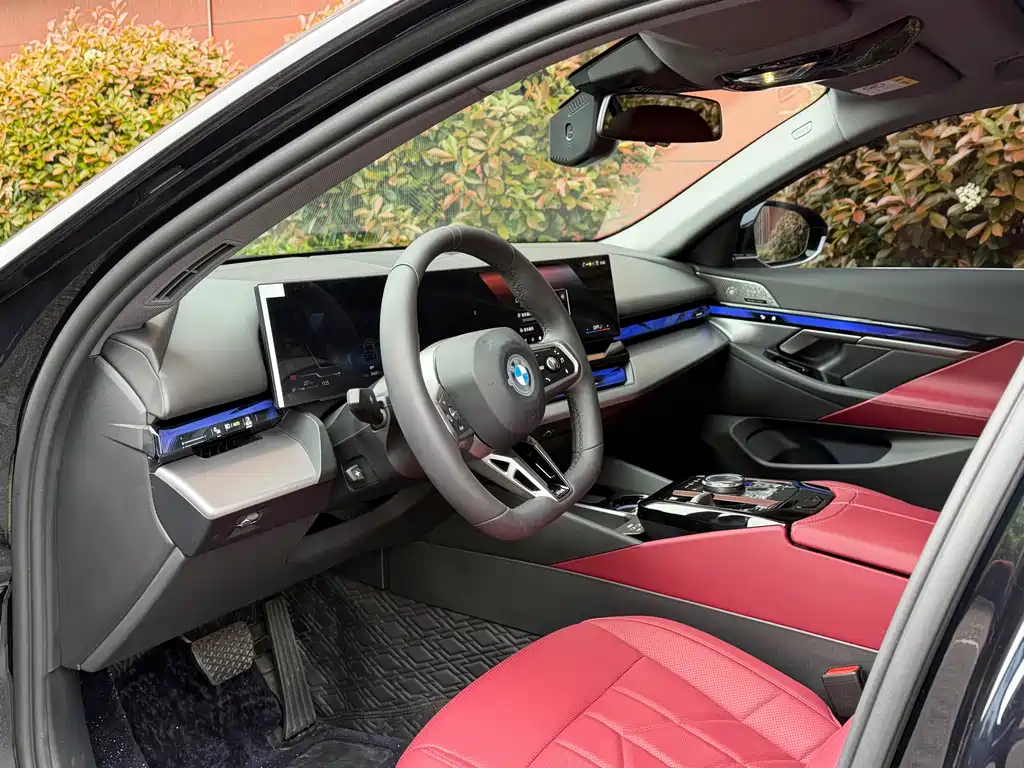 BMW 5 Series — миниатюра 9
