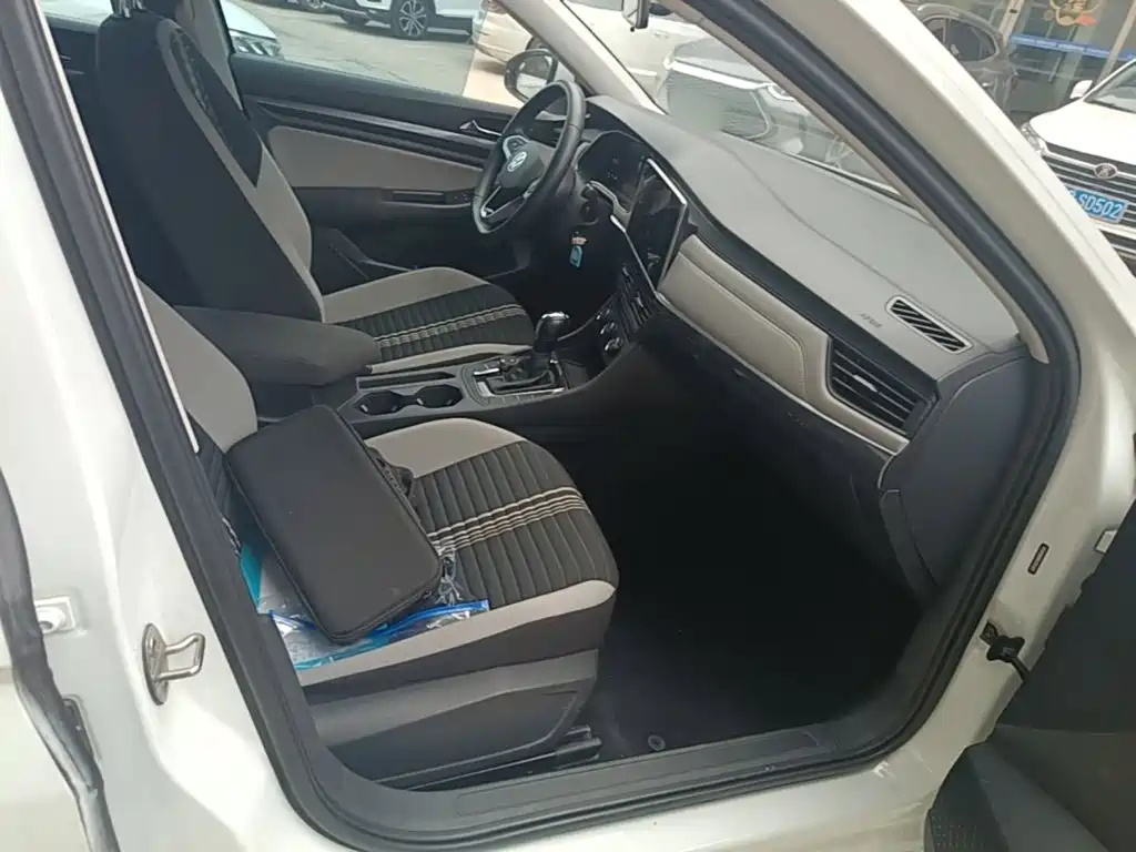 Volkswagen Bora — миниатюра 4