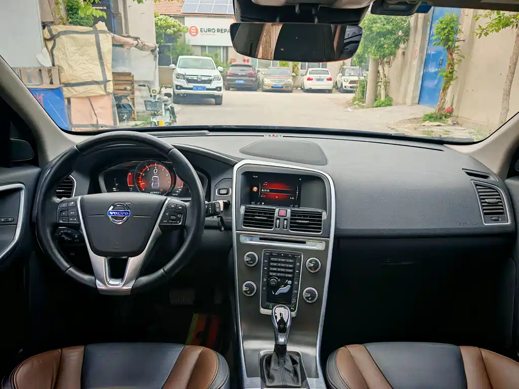 Volvo XC60 — миниатюра 6