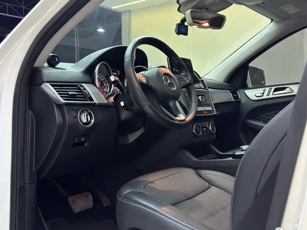 Mercedes-Benz GLE Coupe — миниатюра 9