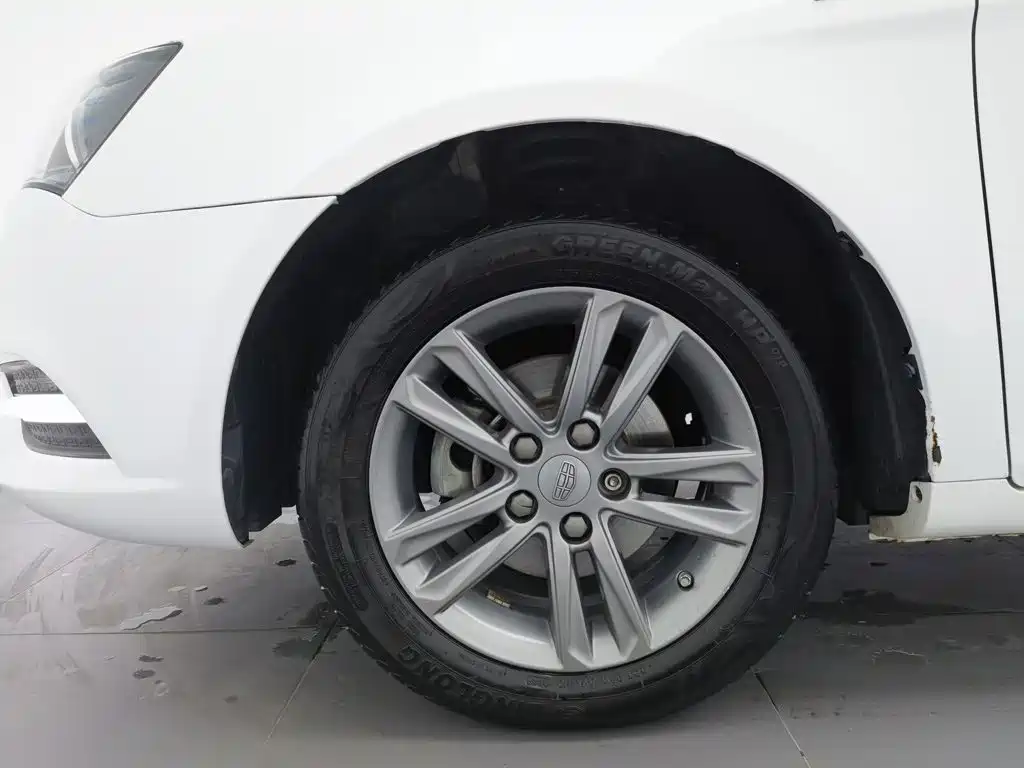 Geely Emgrand — миниатюра 17