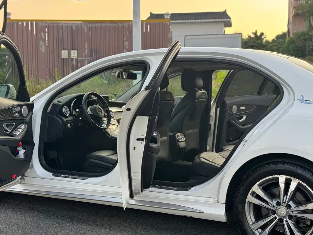 Mercedes-Benz C-Class — миниатюра 27