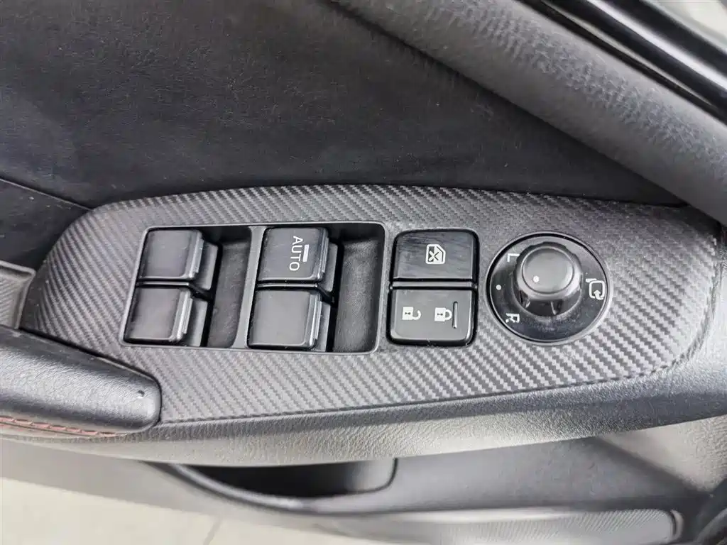 Mazda Mazda3 3 2014 2.0L AT Flagship