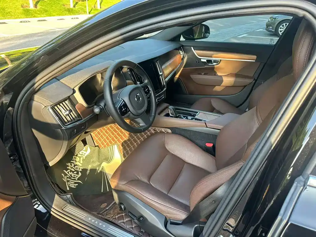 Volvo S90 2021 B5 Luxury