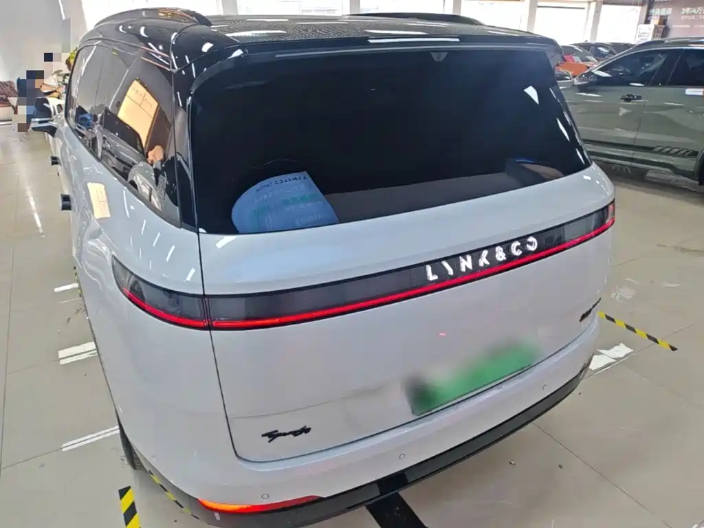 Lynk & Co Рука 900. — миниатюра 6