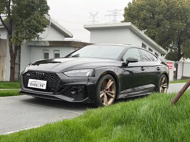 AUDI RS 5