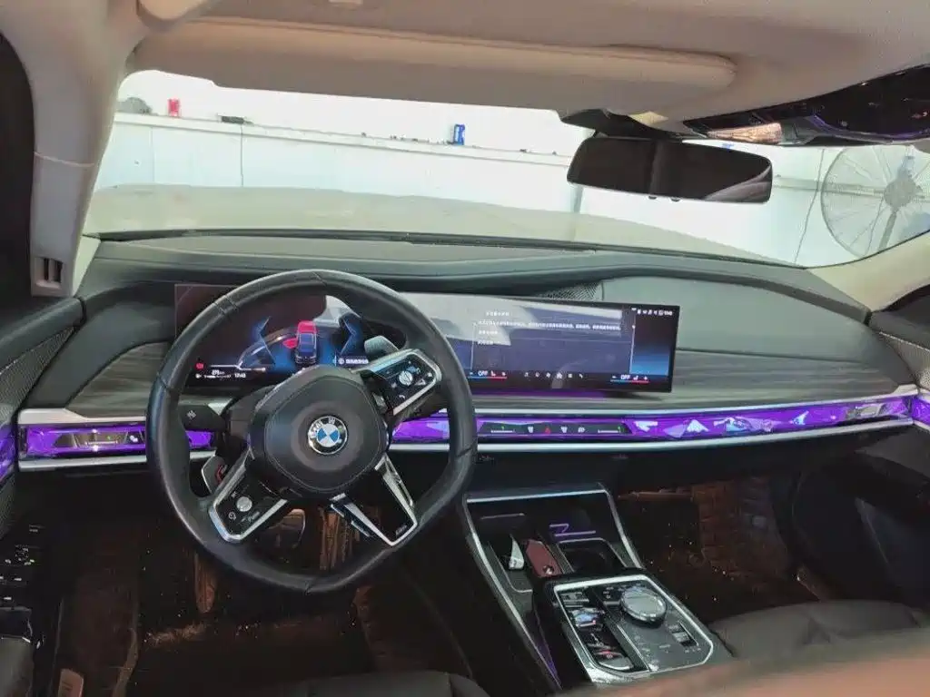 BMW 7 Series — миниатюра 4