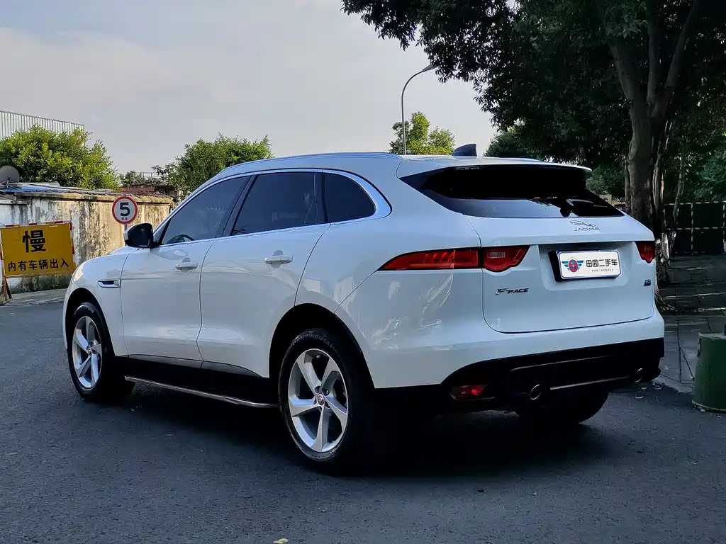 Jaguar F-Pace 2020 2.0T Premium