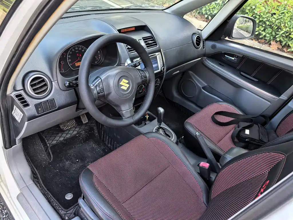 Suzuki SX4 — миниатюра 5