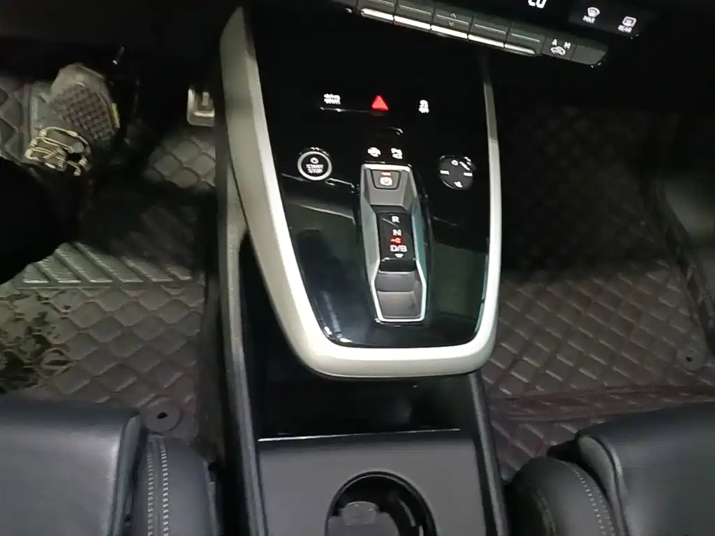 Audi Q5 e-tron — миниатюра 14