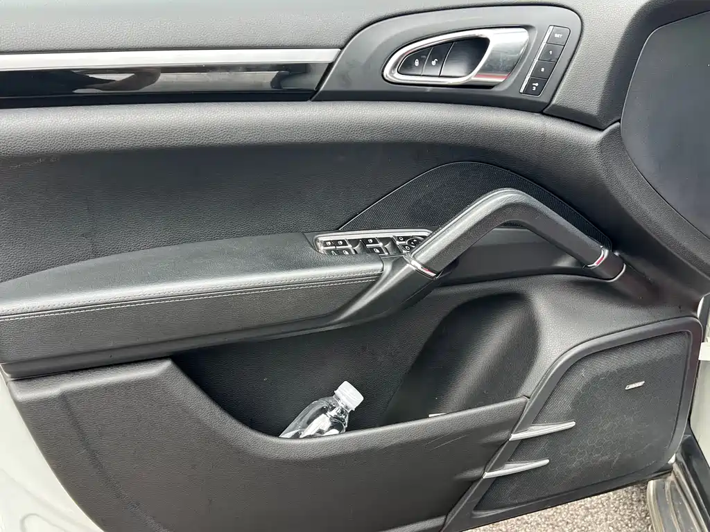 Porsche Cayenne 2014 Cayenne Platinum Edition 3.0T