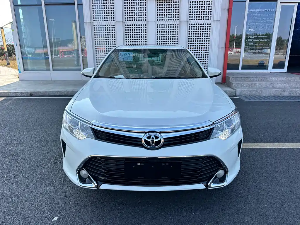 TOYOTA CAMRY