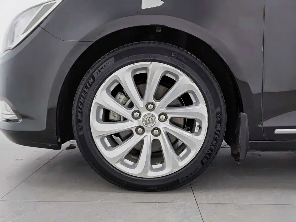 Buick LaCrosse — миниатюра 17