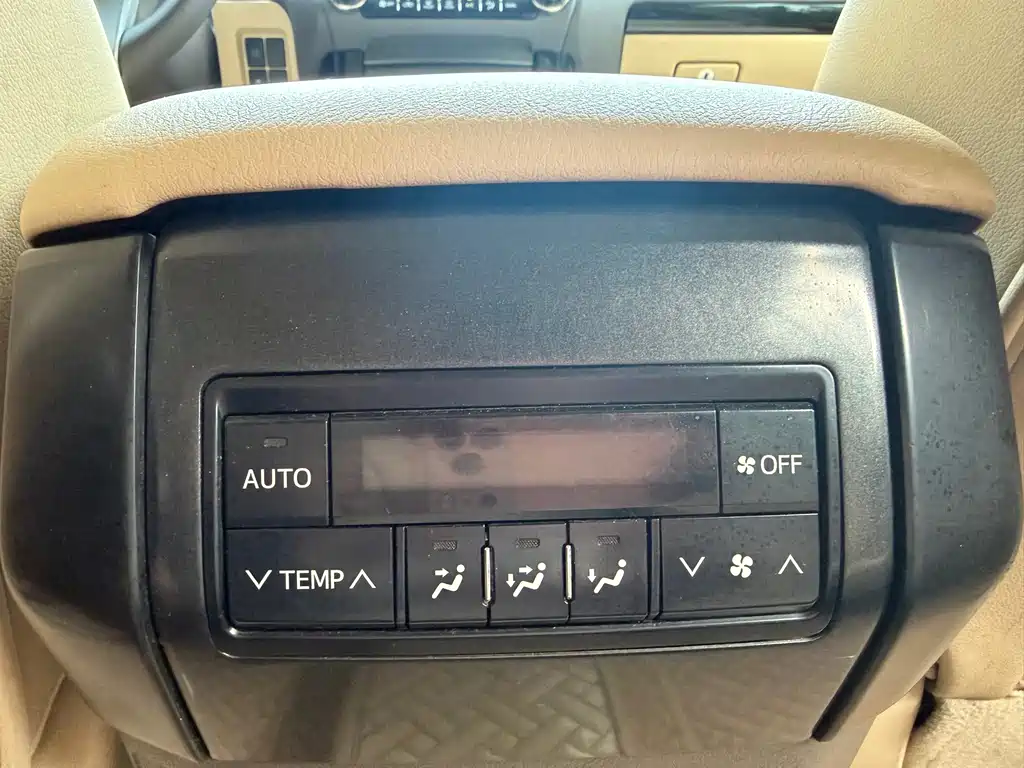 Toyota Prado — миниатюра 11