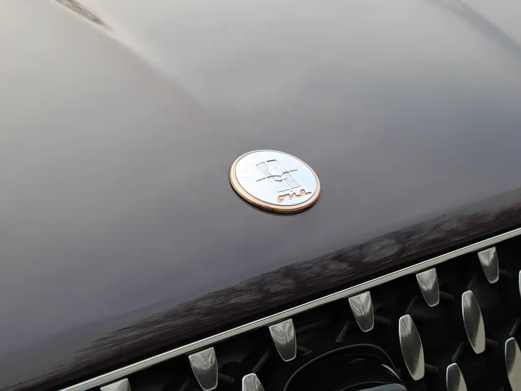 LINCOLN NAVIGATOR ONE